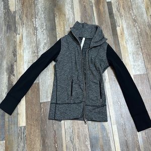 Lululemon jacket size 4